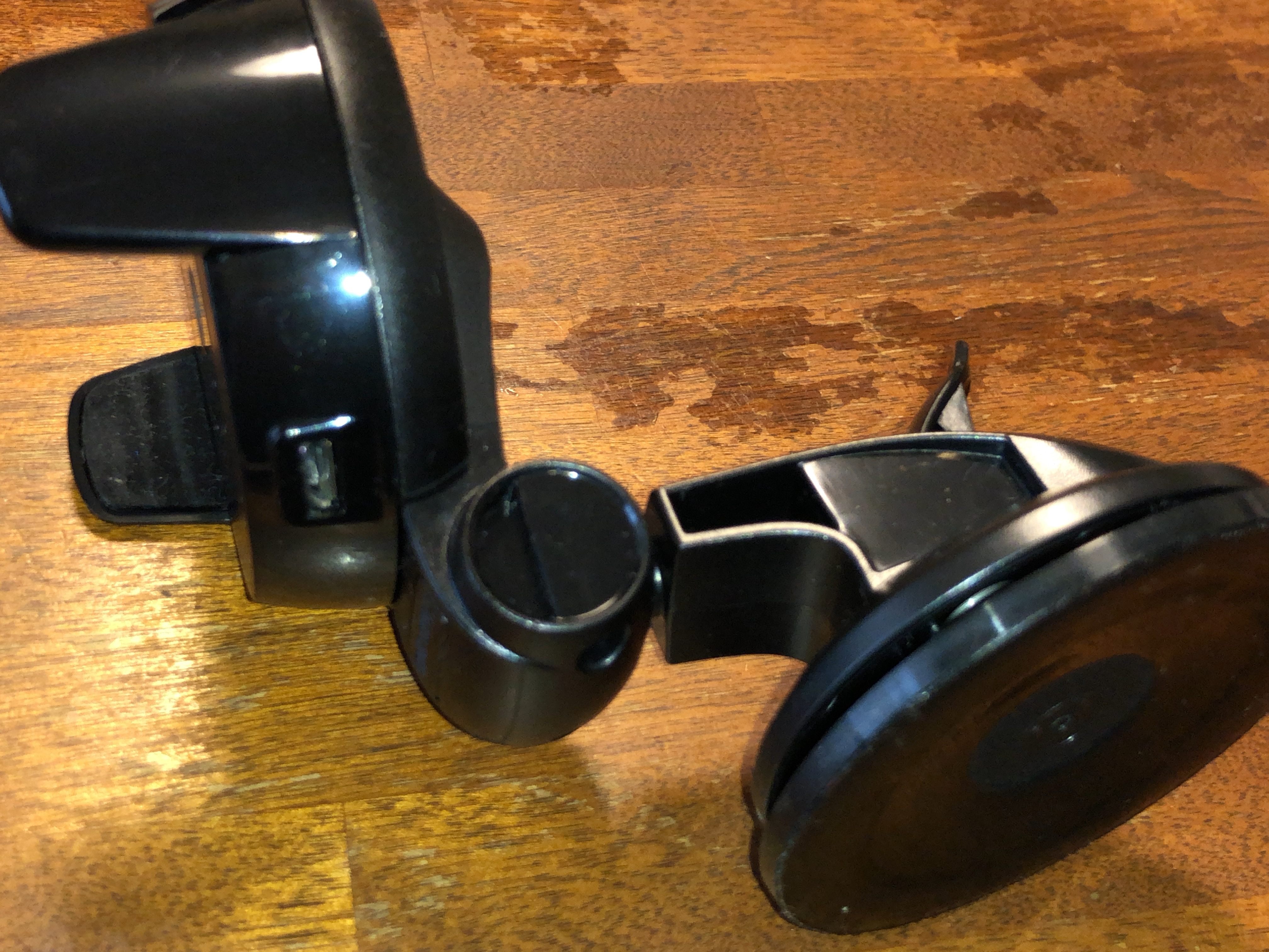 Qi対応スマートフォン車載ホルダー