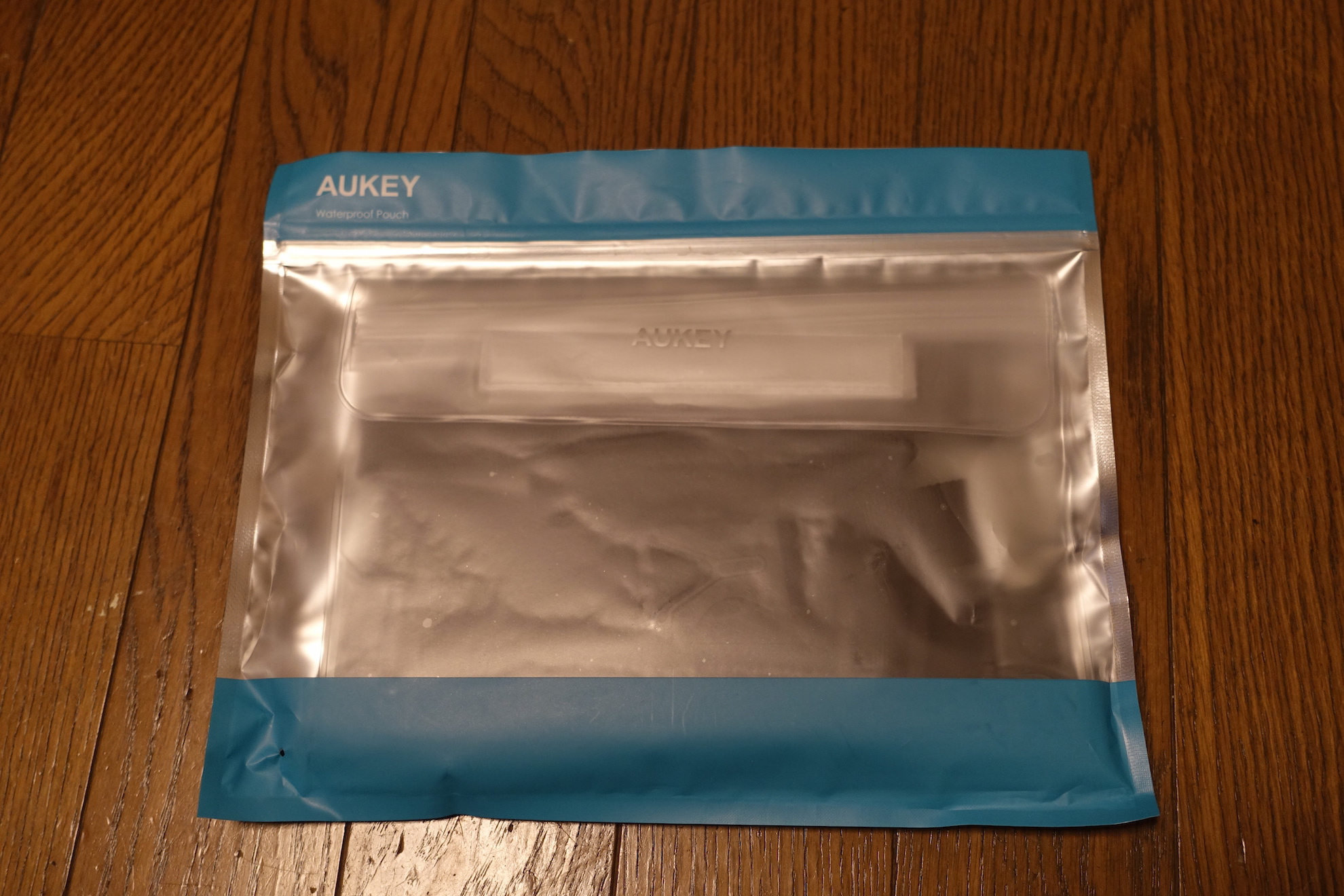 AUKEY 防水ポーチ