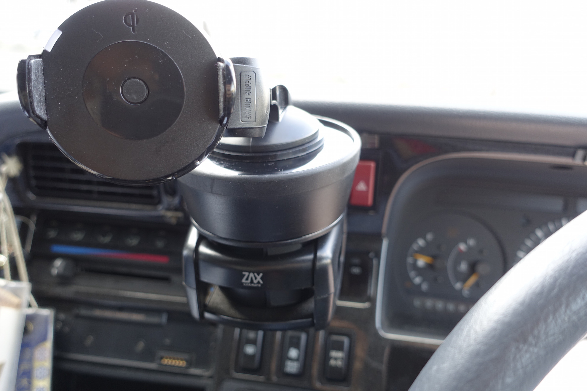 Qi充電対応 スマートフォン車載ホルダー